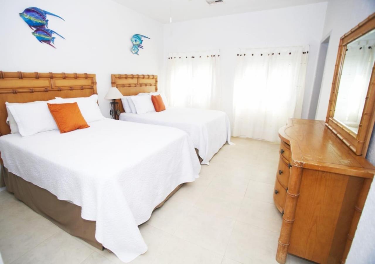 The Queen Of Cozumel Beach House -Luxury Beachfront Villa- Million Dollars View Buitenkant foto